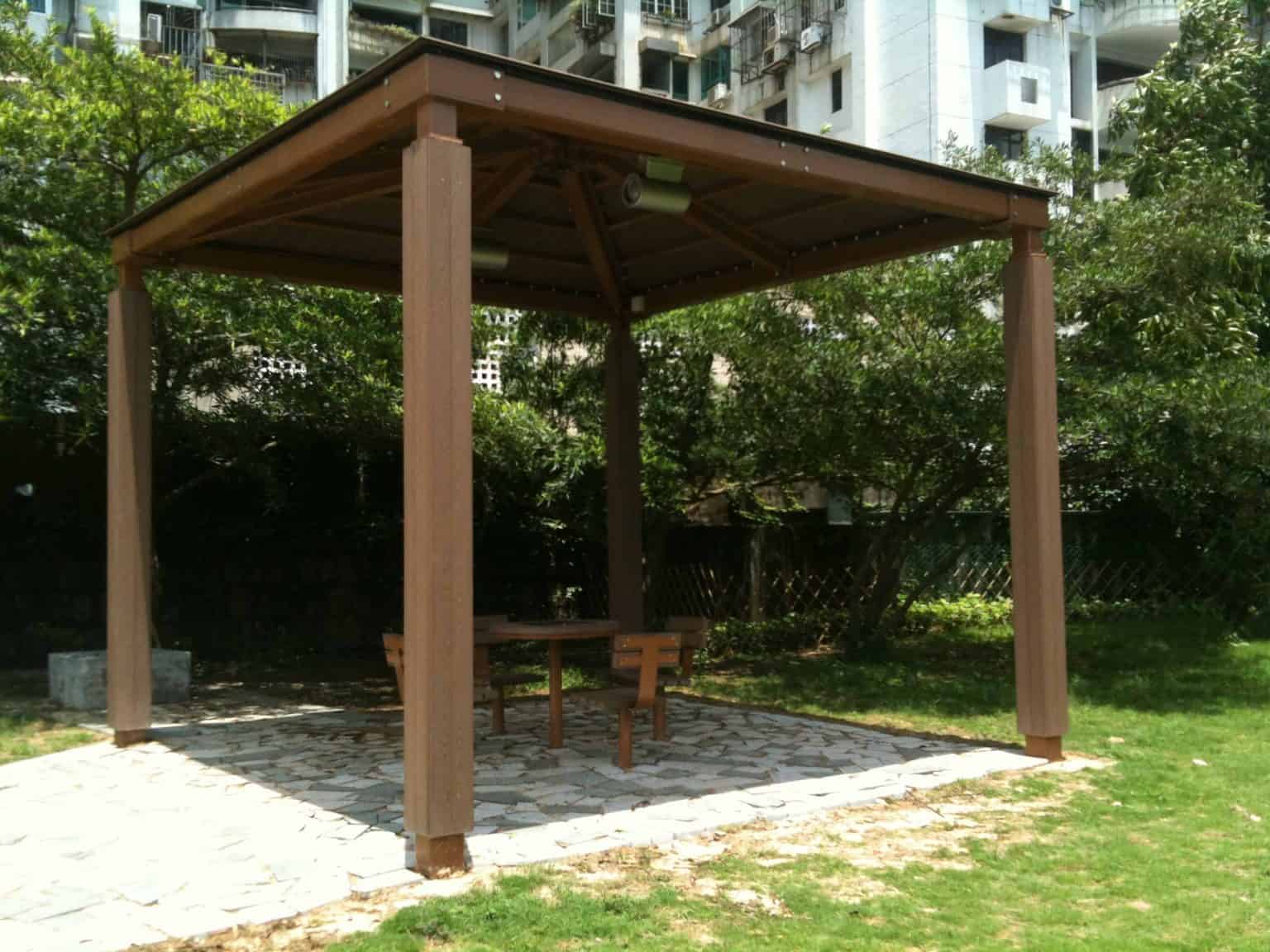 Parque canino na Avenida da Ponte da Amizade (ao lado do Parque do Reservatório)